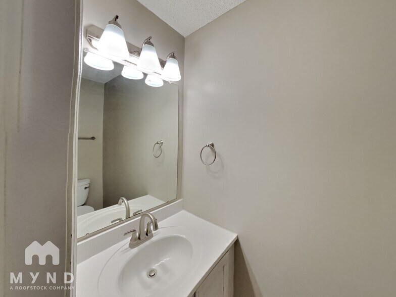 Building Photo - 3564 Haywood Ct