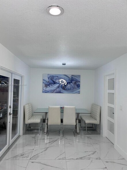Building Photo - 1148 Grandview Cir