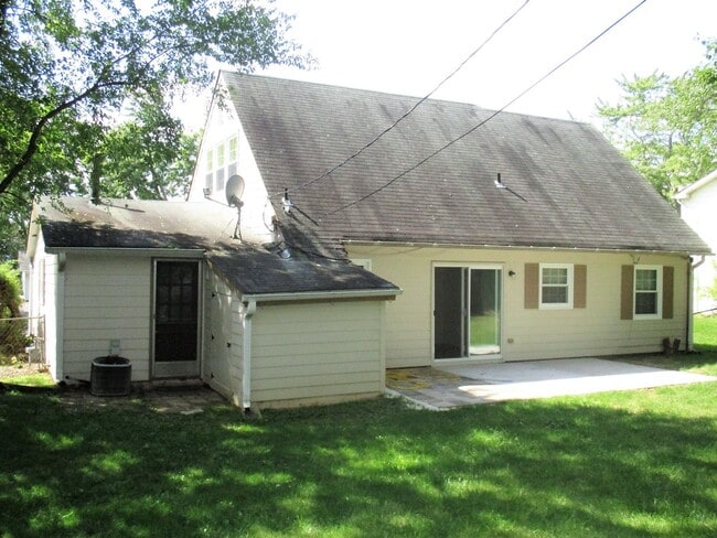 Building Photo - Beautiful 4 Bed 2 Bath Home Sitting On A Spacious Lot In Serene Greenbriar