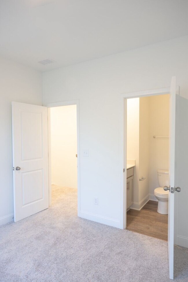 Building Photo - 1810 Matthews-Mint Hill Rd