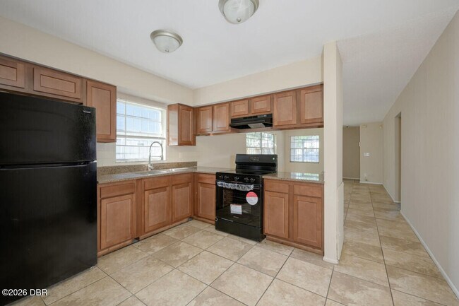 Building Photo - 927 E Millard Ct