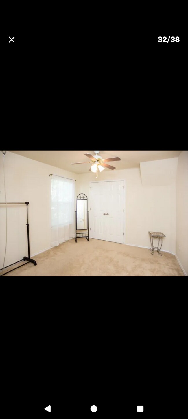 Building Photo - 2022 Ridge View Dr