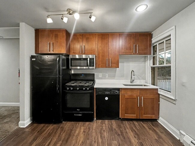 Building Photo - 201 N Aberdeen Ave