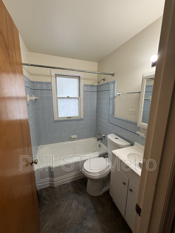 Building Photo - 1238 Hoyt Dr