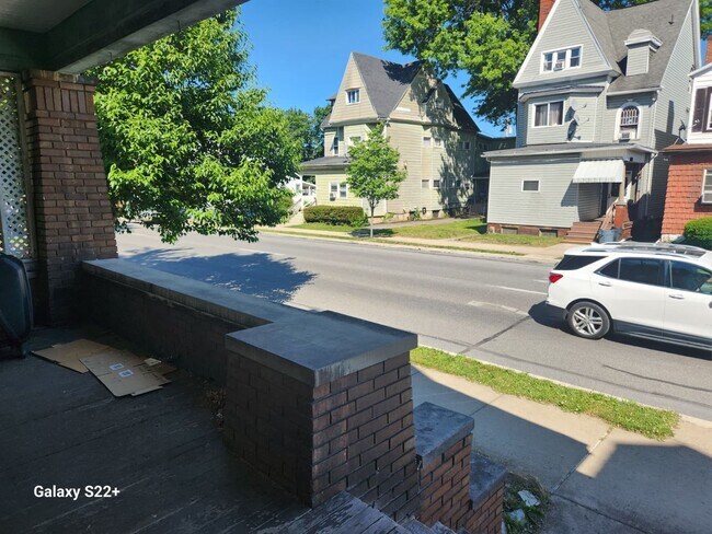 Building Photo - 2526 Broad Ave