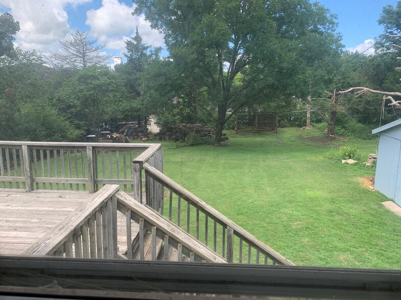 Building Photo - 2212 Cedar Acres Dr