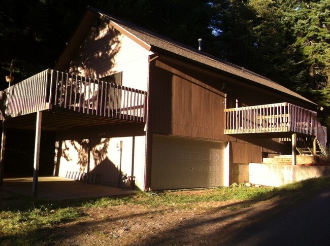 Primary Photo - 3 Bedroom Home In East Bremerton