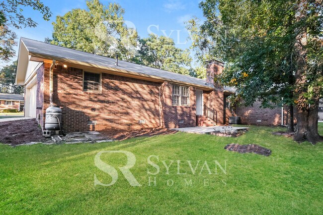 Building Photo - Coming HOME never felt so good!