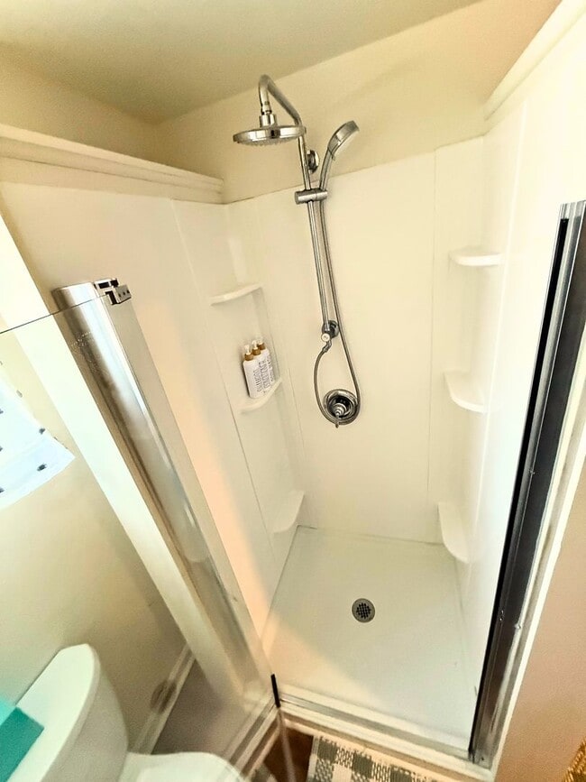 Building Photo - 98 Grant St