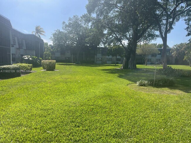 Building Photo - 3125 Oakland Shores Dr