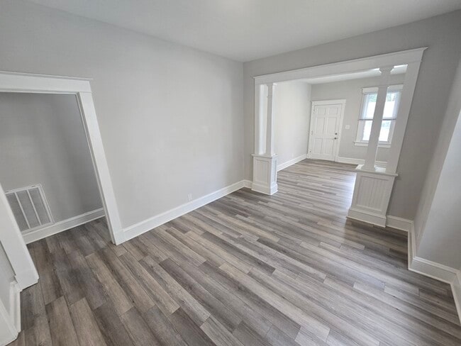Building Photo - RENOVATED 3 BEDROOM HOME FOR RENT IN OAKWO...