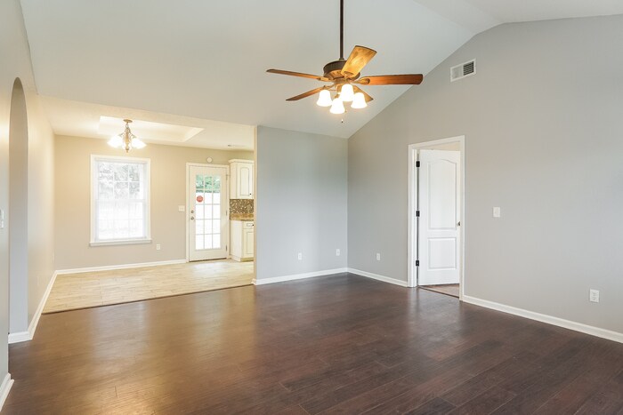 Building Photo - 18372 Peyton Ln