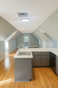 Building Photo - 1820 Albany Ave