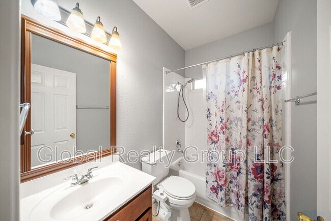 Building Photo - 2624 Cloverbrook Ln