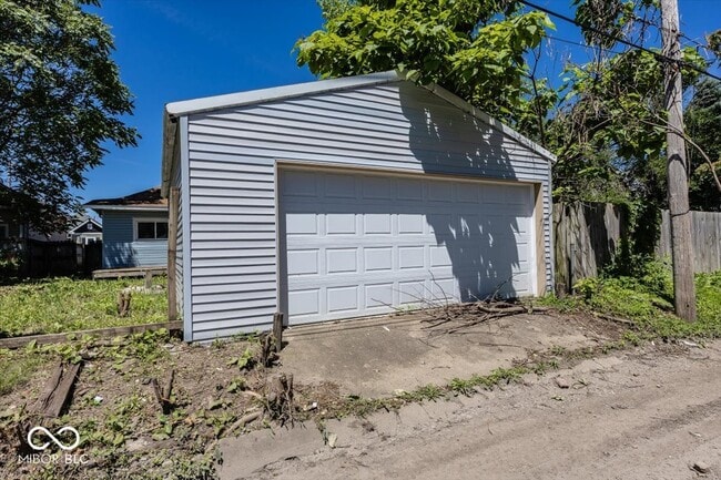 Building Photo - 343 S Walcott St
