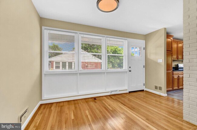 Building Photo - 10228 Farnham Dr