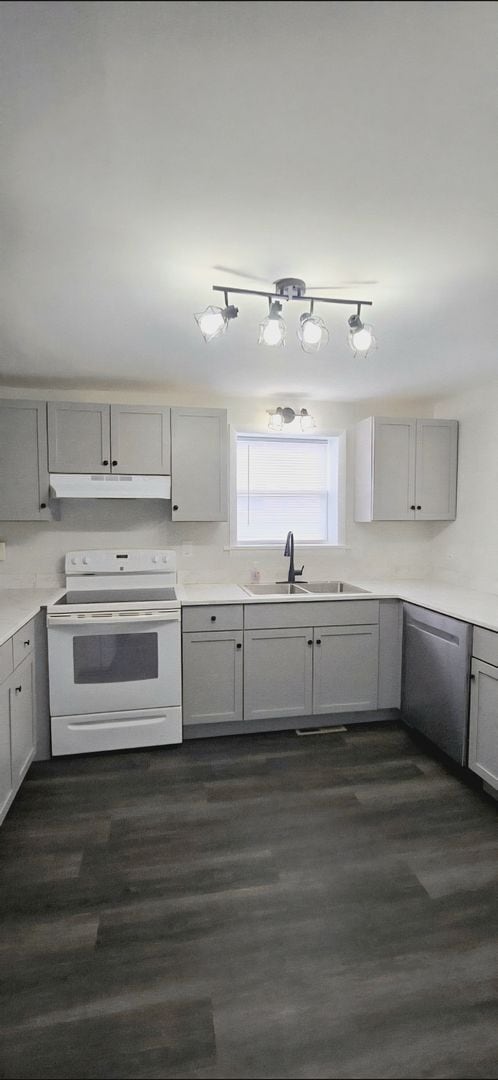 Building Photo - 1221 E Philadelphia St