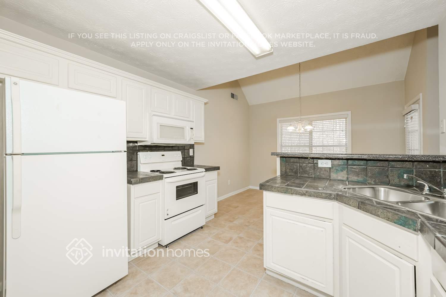 Building Photo - 219 Lakeview Pl