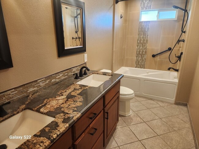 Building Photo - Must See, Incredible 3 bedroom, 2 bathroom...