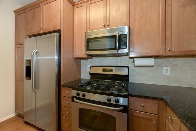 Building Photo - 1 Bed 1 Bath - North Bethesda Condo - 1 Reserved Parking Space