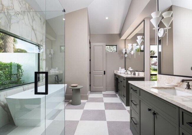 Building Photo - STUNNING REMODELED 4-BEDROOM, 3.5-BATH FUR...