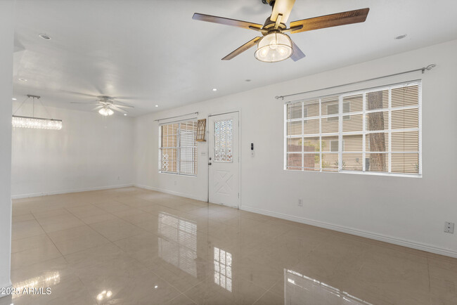 Building Photo - 625 S Westwood