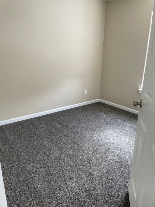 Building Photo - 3371 Chaparral Dr