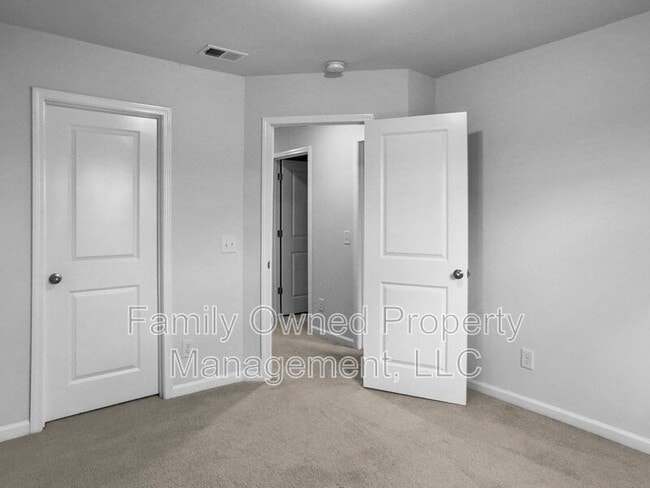 Building Photo - 209 Firewheel Ct