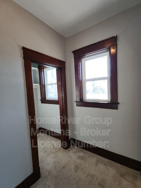 Building Photo - 534 S 3rd St W