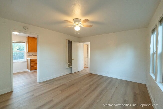 Building Photo - Amazing Downtown Campbell Location - Private Backyard!