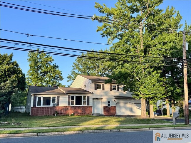 Building Photo - 742 Grove Ave