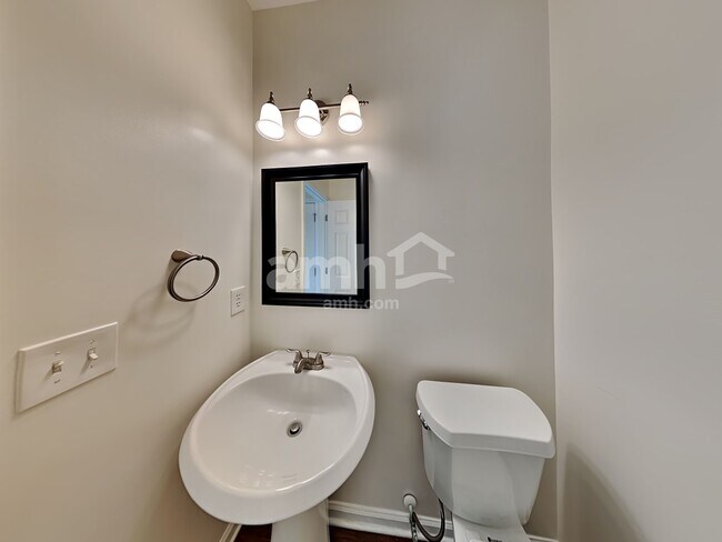 Building Photo - 908 Gardenia Curve