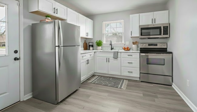 Building Photo - 413 W Stevens St