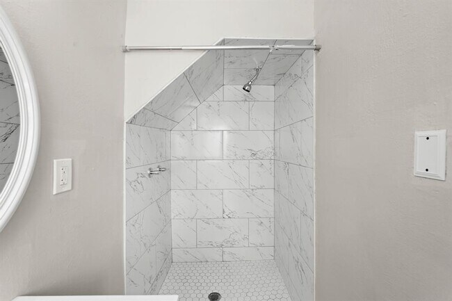 Building Photo - 523 Henke St