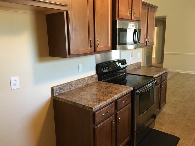 Building Photo - MOVE IN READY HOME IN SEMMES, AL