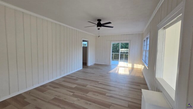 Building Photo - 621 Forest Hill Rd