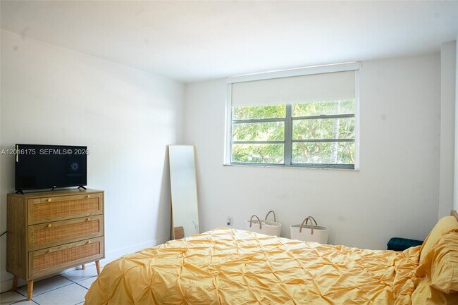 Building Photo - 750 NE 64th St