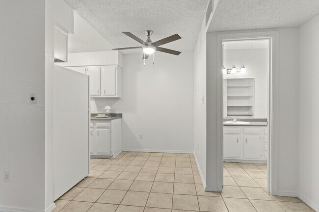 Building Photo - Riverwood