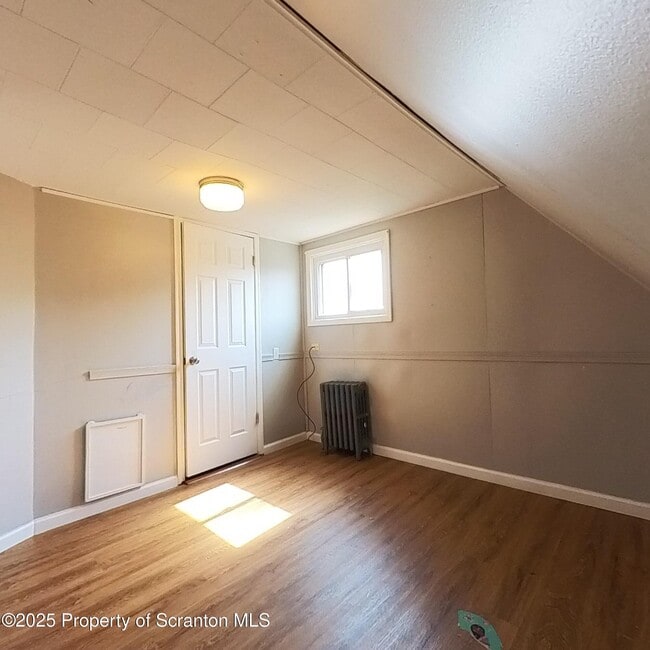 Building Photo - 919 Wood St