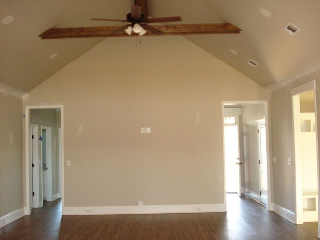 Building Photo - Southern Comfort Living: Elegant 4BR/2BA Home with 3-Car Garage, Close to Moody AFB in Lakeland, GA