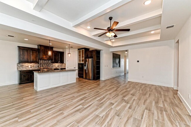 Building Photo - 224 Charli Cir