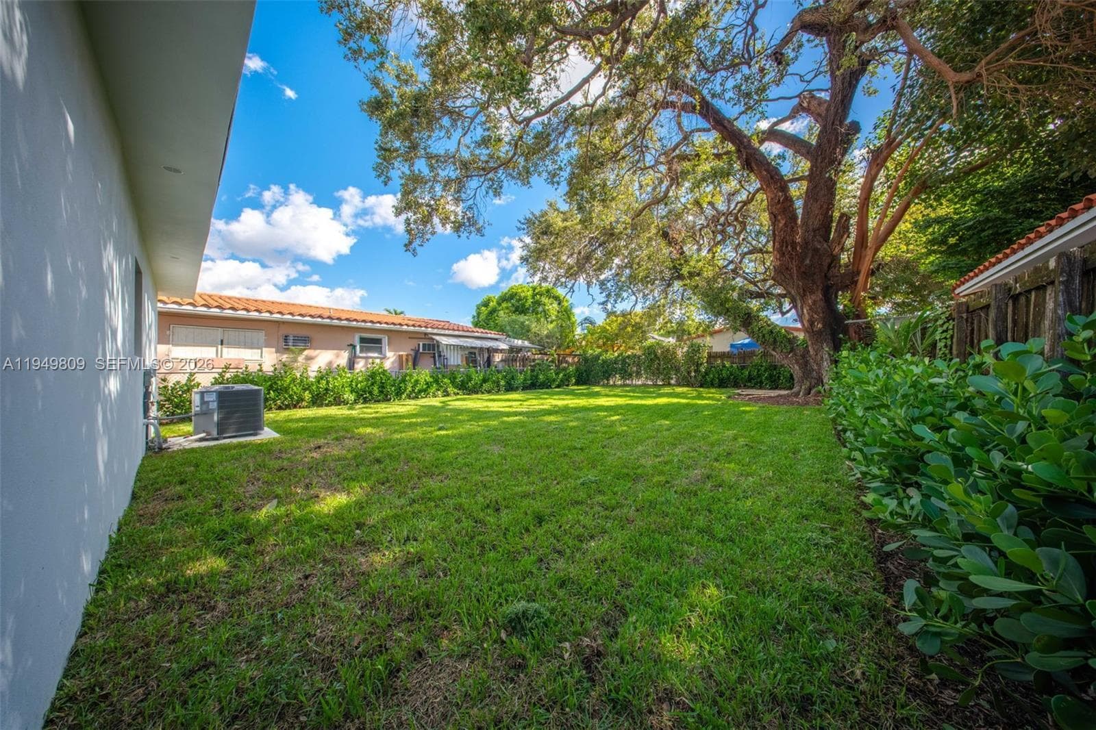 Building Photo - 2625 SW 32nd Ct