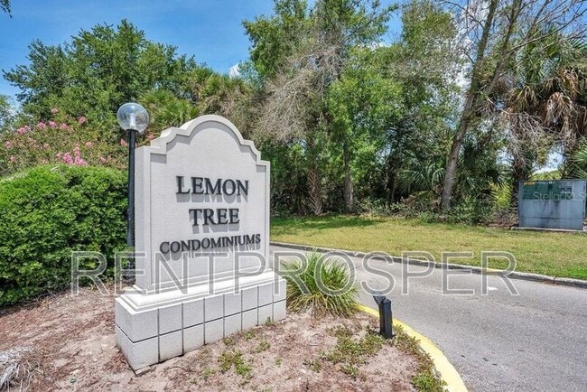 Building Photo - 4559 Lakeway Dr