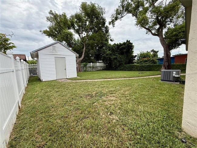 Building Photo - 7523 Blossom Ave