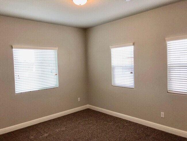 Building Photo - COMING SOON! $2,600 Shaw & Leonard, 4 Bedr...