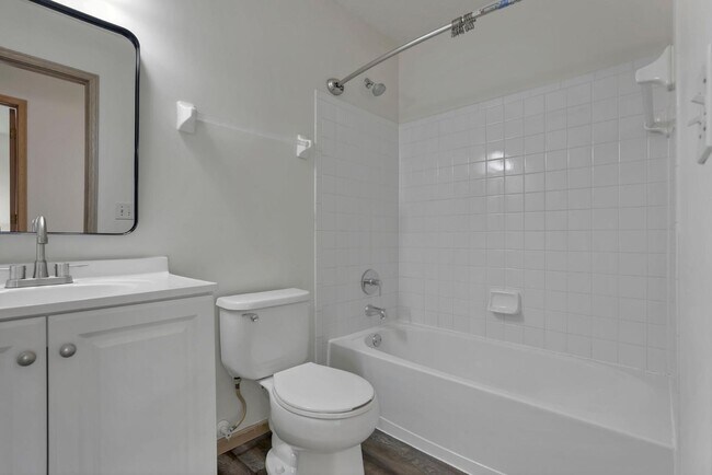 Building Photo - 950 Robmeyer Dr