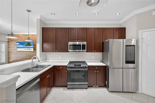 Building Photo - 8250 Silver Birch Way