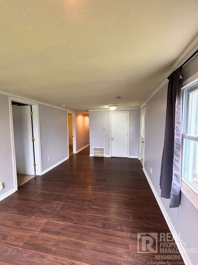 Building Photo - Spacious 2 Bed, 1 Bath Home in Alto, MI