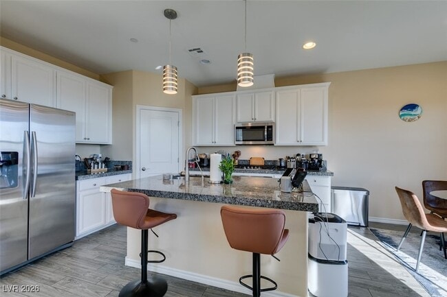 Building Photo - 172 Petaluma Valley Dr