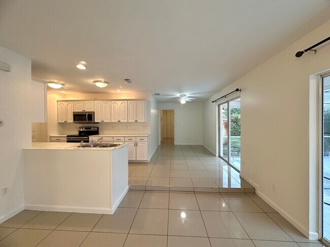 Building Photo - Charming 3 Bed, 2 Bath Pool Home in SE Cap...